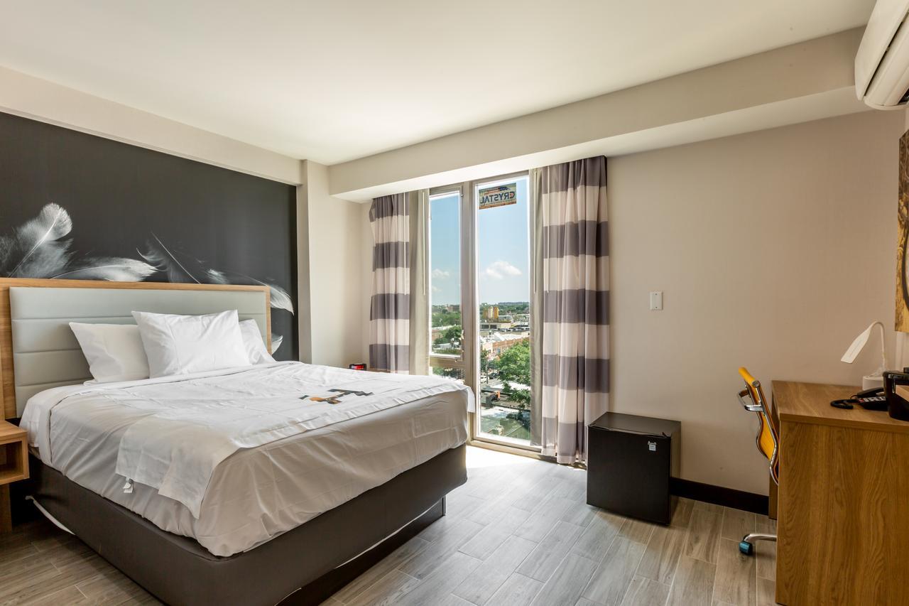Hotel Ninety Five - Jfk Airport Нью-Йорк Экстерьер фото